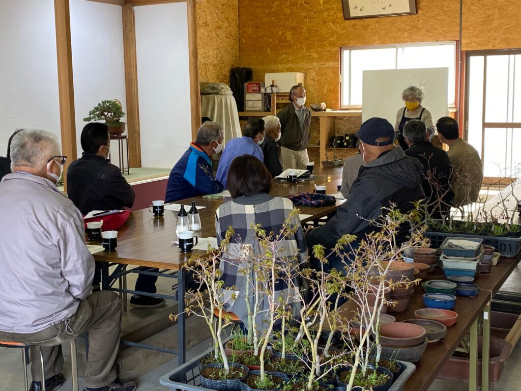 日本盆栽協会 長野県東信支部から講師依頼で伺いました